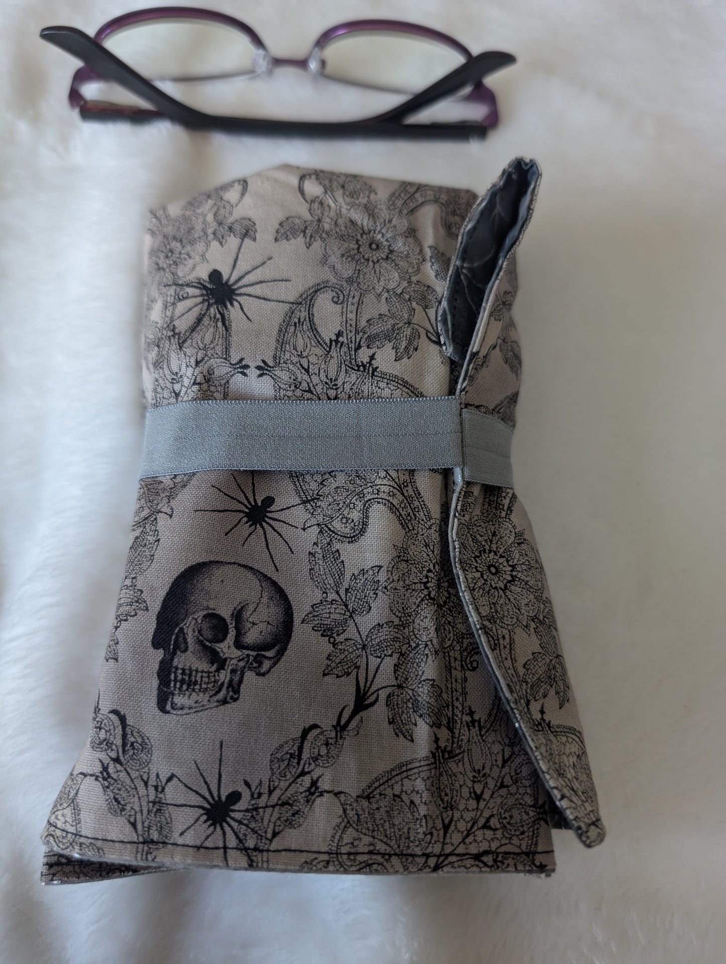 Spider and Skull Tarot Wrap, secret pocket